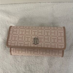 Brand new never used Tommy Hilfiger wallet great condition